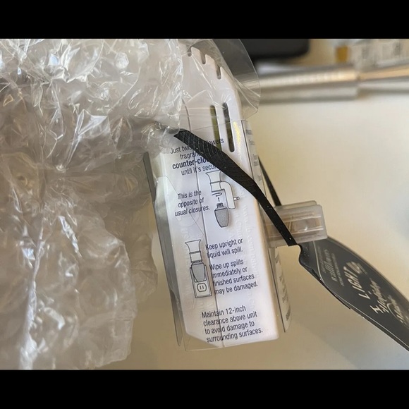 NWT Bath & Body Works Magical Holiday House Nightlight Christmas Wallflower - Picture 7 of 7